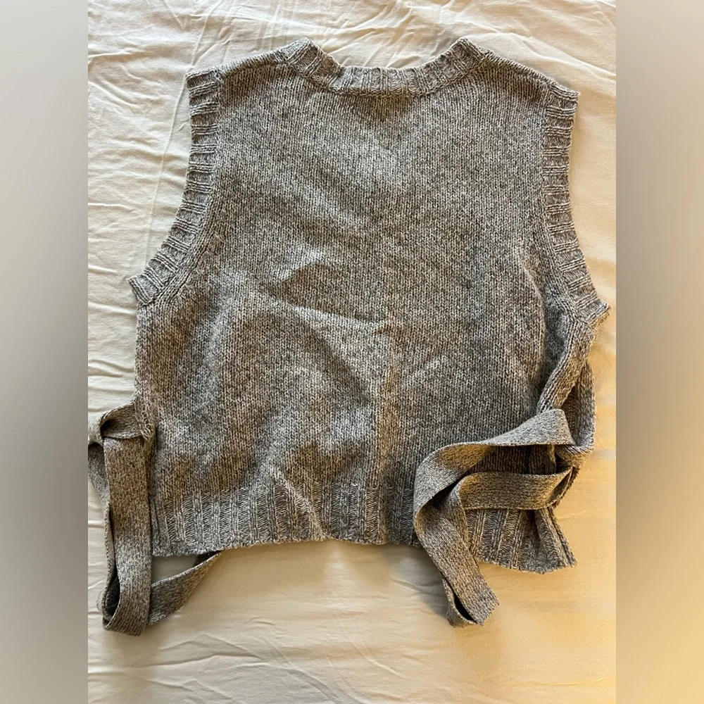 Gray/Tan Knit Sweater Vest - Picture 4 of 6